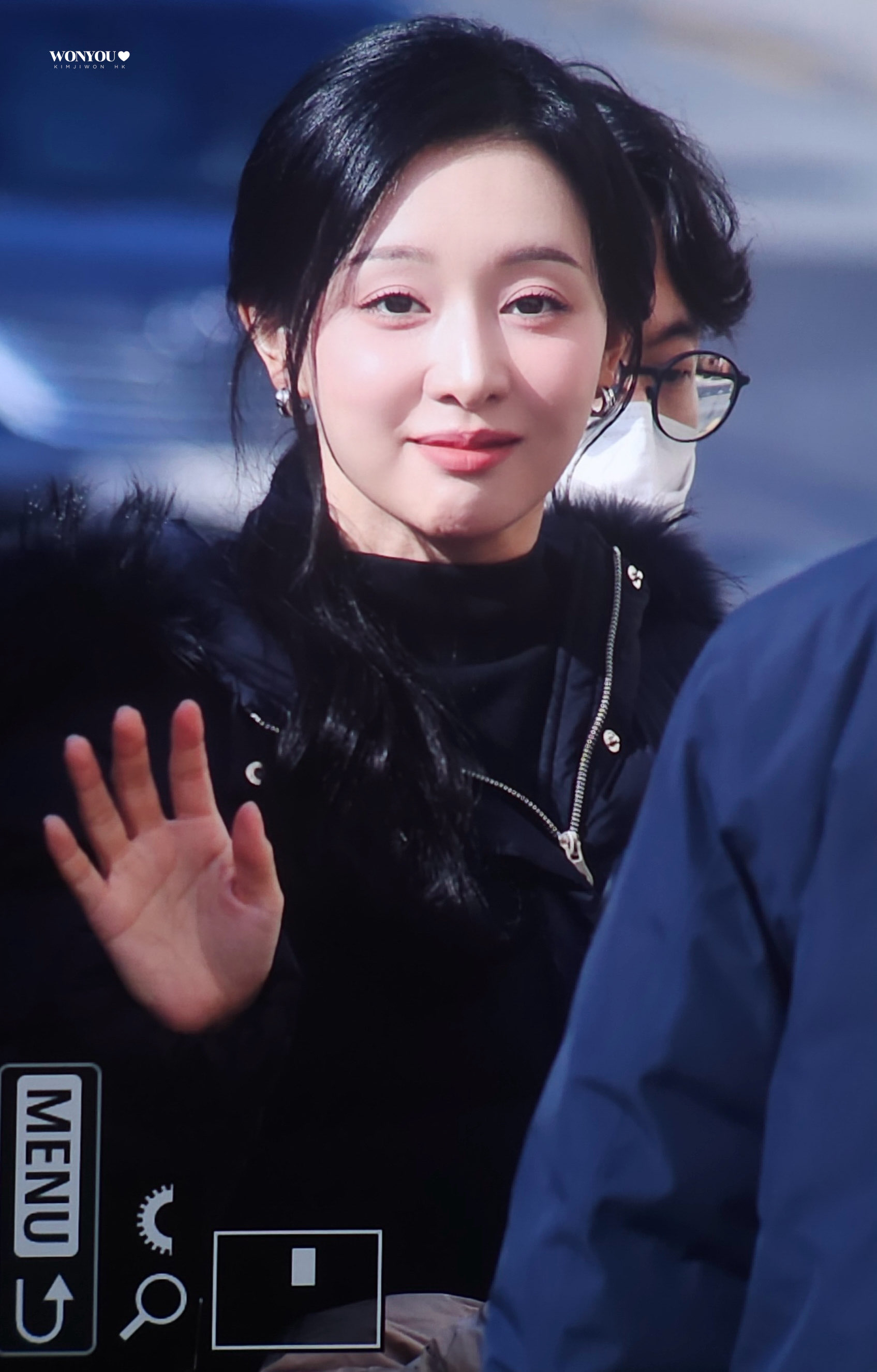 [잡담] 251117 김지원 듀베티카 포토콜 행사 사진들 | 인스티즈