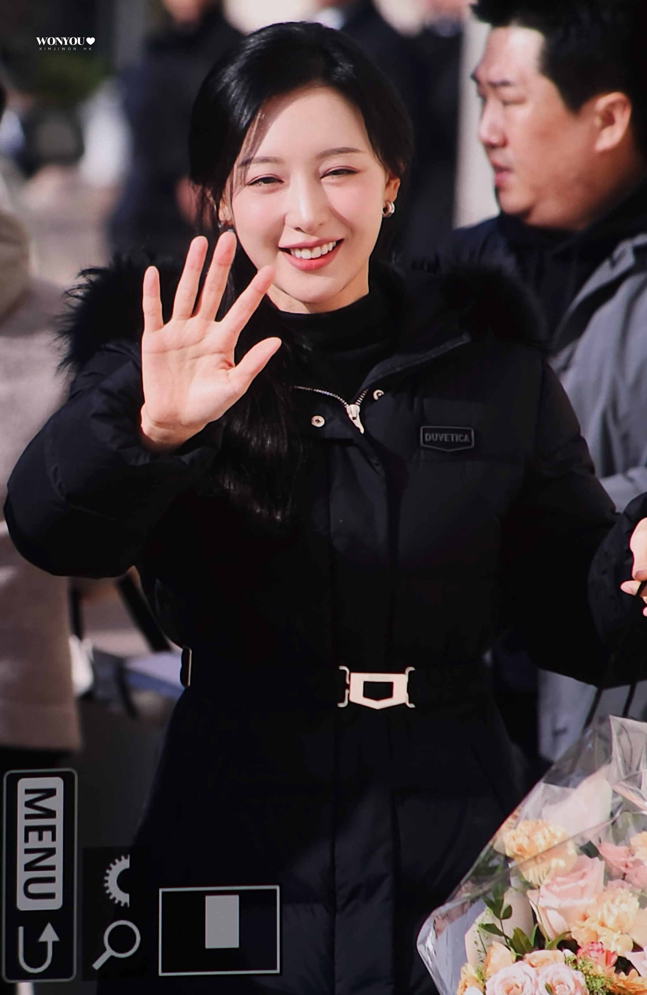 [잡담] 251117 김지원 듀베티카 포토콜 행사 사진들 | 인스티즈