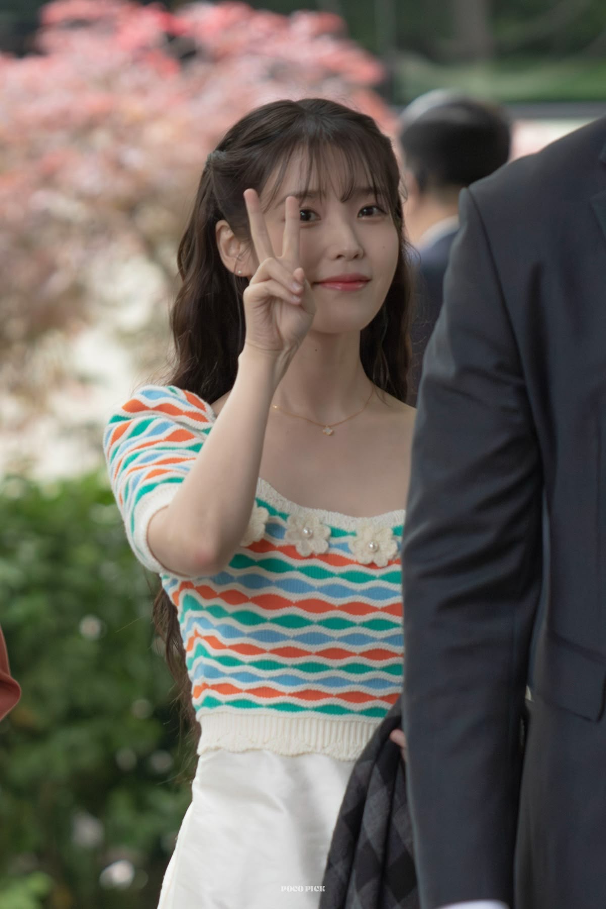 [잡담] 변우석 아이유 손 차이 개설렌다 | 인스티즈