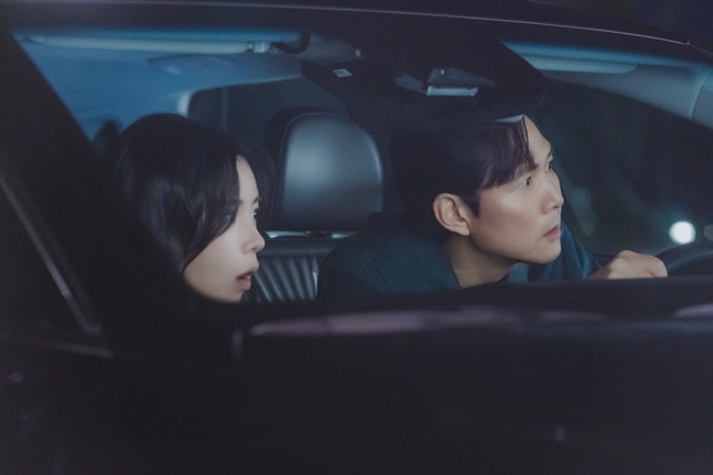 [정보/소식] 얄미운사랑) 이정재 임지연 합동 잠복 취재 포착, 미어캣 모드(얄미운 사랑) | 인스티즈