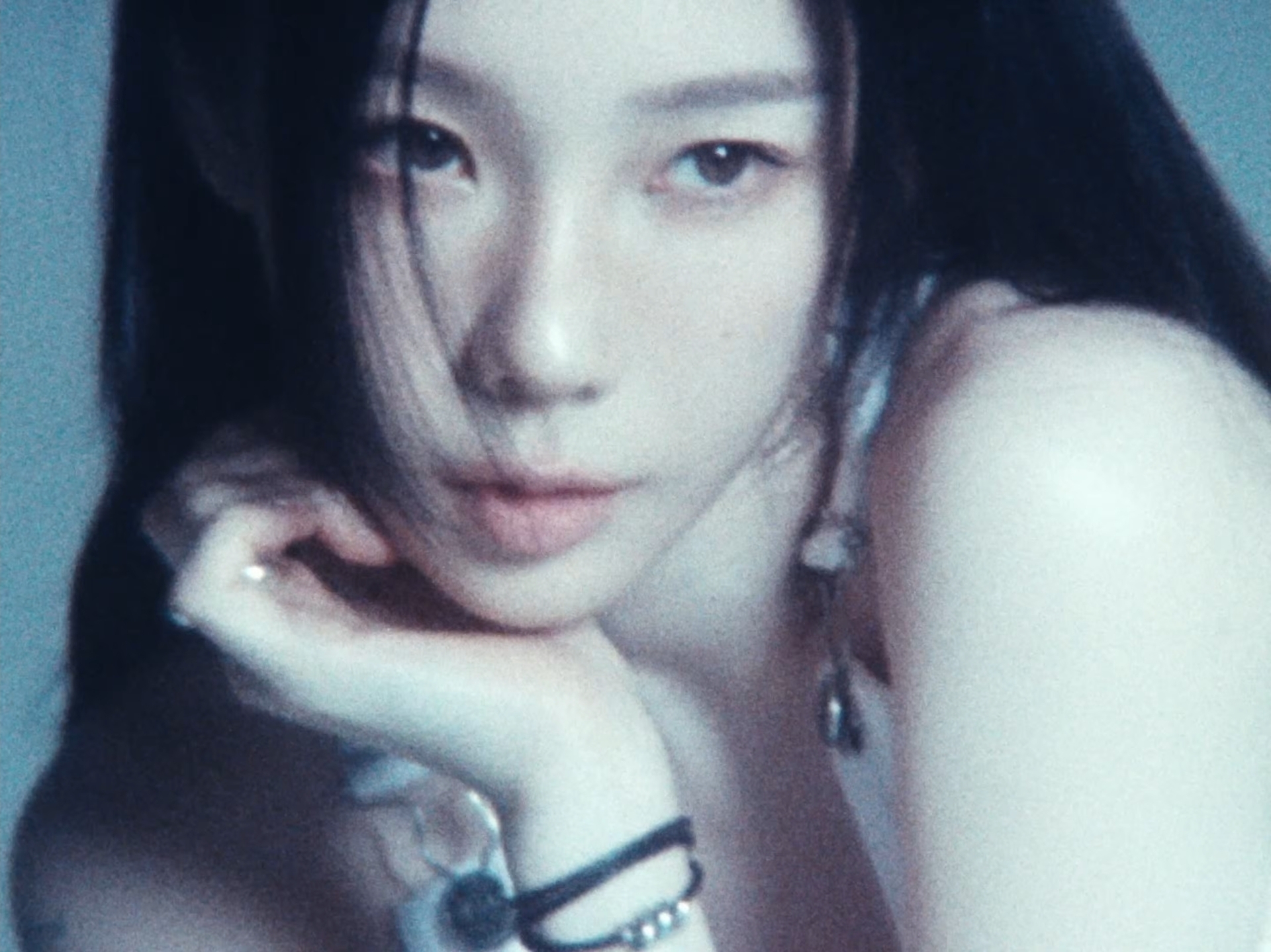 [잡담] 태연 트레일러 미모 장난없다 | 인스티즈