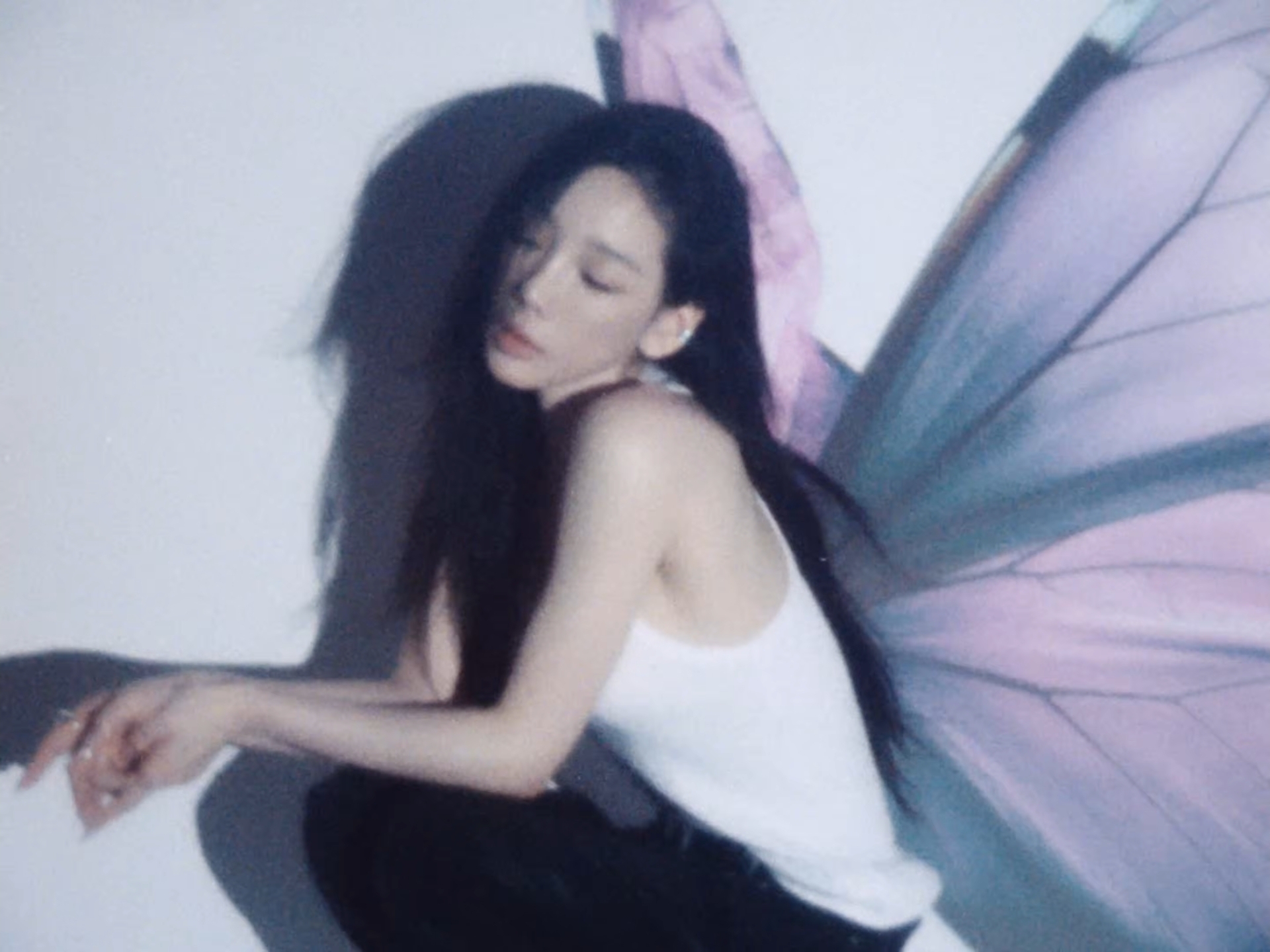 [잡담] 태연 트레일러 미모 장난없다 | 인스티즈
