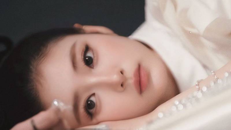 [잡담] 요즘 여자연예인들 저렇게 애기머리.? 따로 커트하는건가 | 인스티즈
