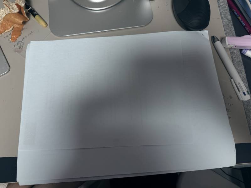 [잡담] 이 사진에 있는거 b4야? | 인스티즈
