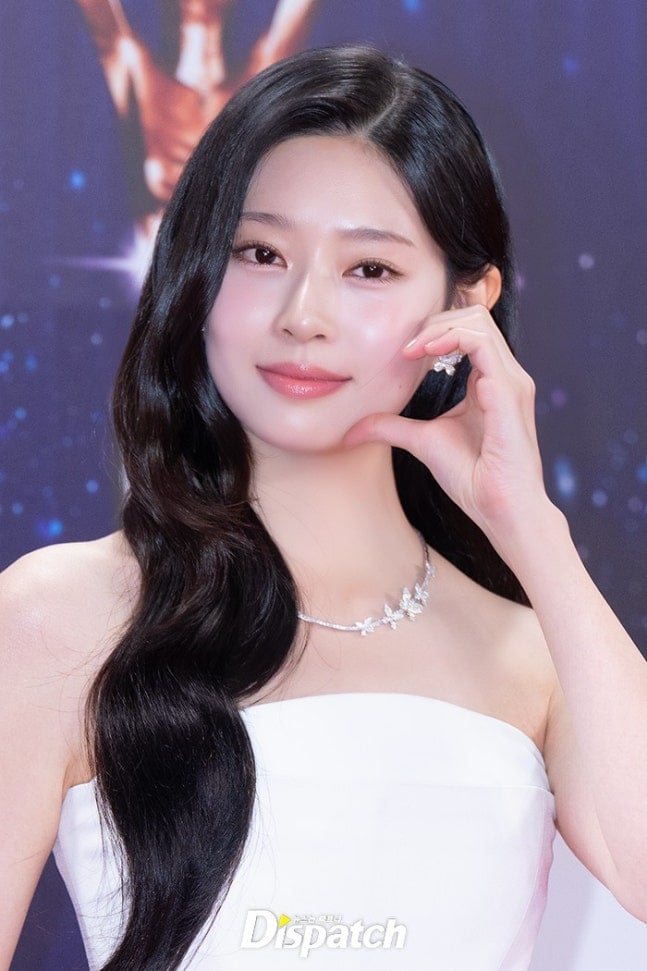 [잡담] 오늘 청룡 김민주랑 김소현 같은 메컵쌤이 했대 | 인스티즈