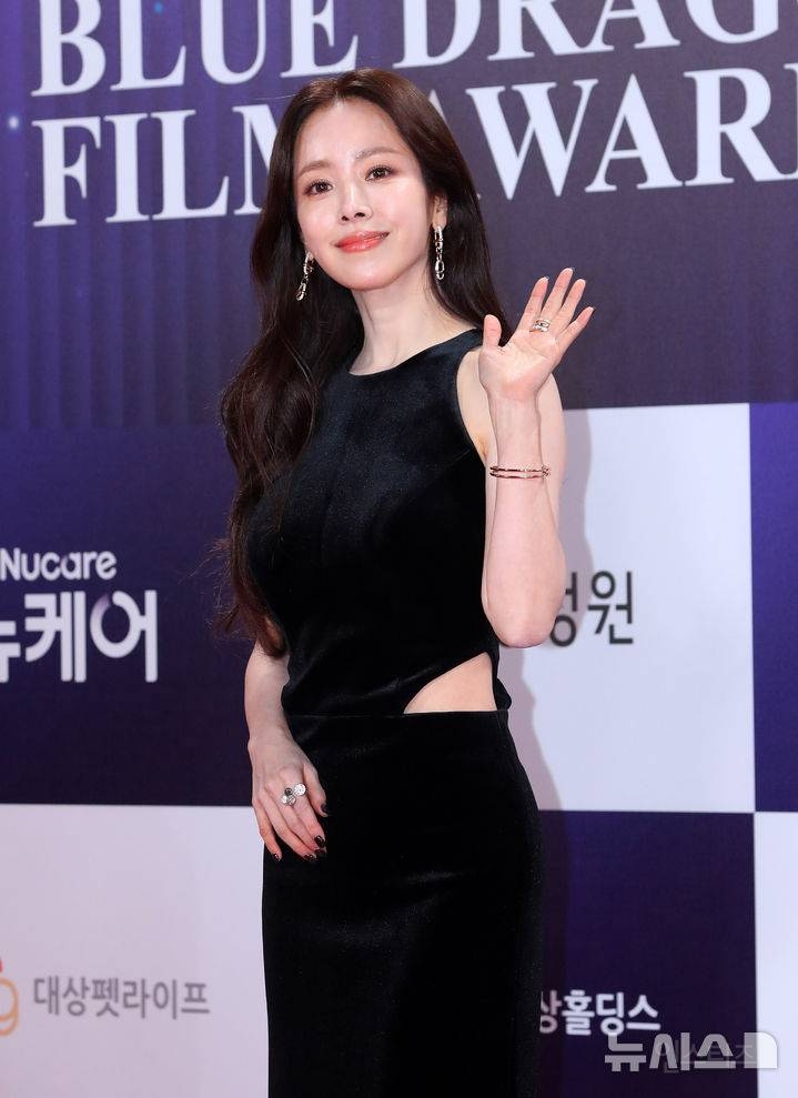 오늘자 청룡영화상 여자 배우들 드레스.jpg | 인스티즈