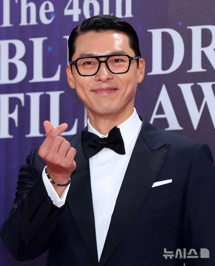오늘자 현빈 청룡 레드카펫 | 인스티즈