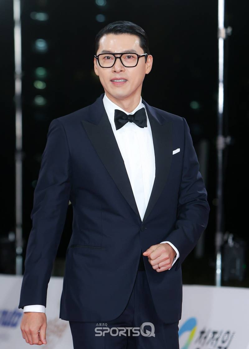 오늘자 현빈 청룡 레드카펫 | 인스티즈