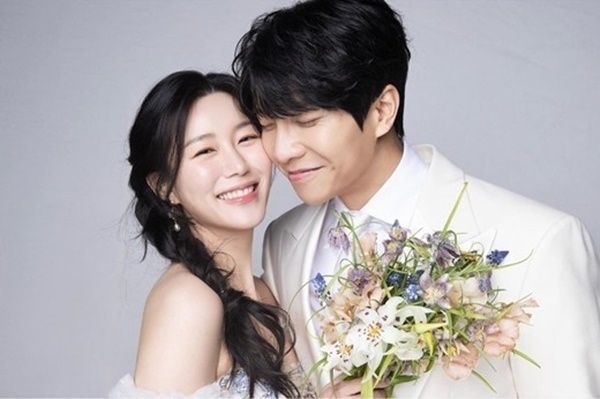 [잡담] '처가 손절' 이승기, 부모에 '26억짜리' 효도 플렉스•••고급 타운하우스 증여 | 인스티즈
