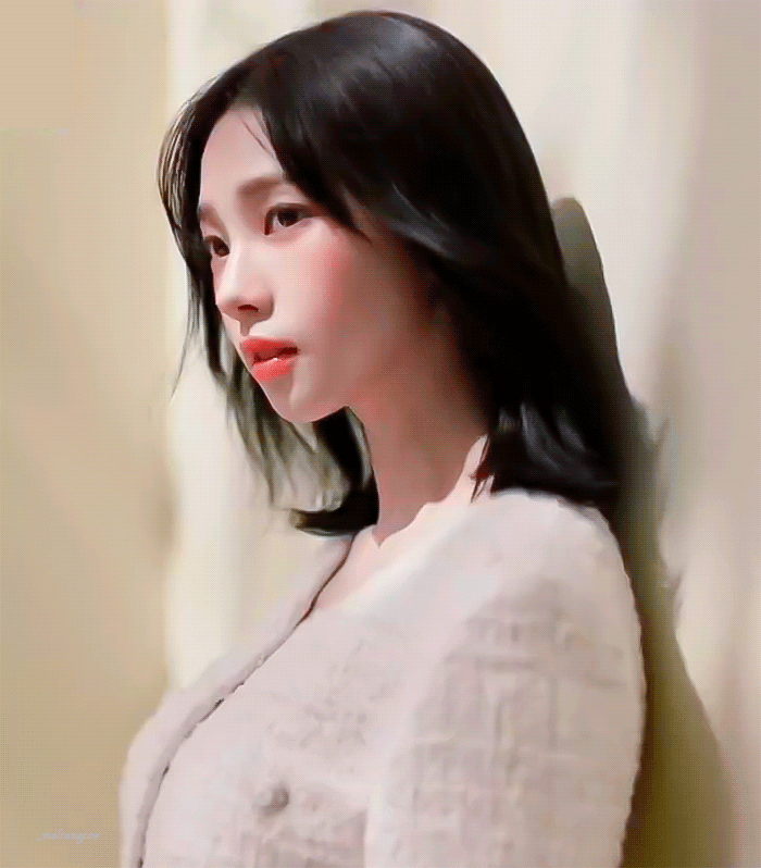 251120 샤넬 뷰티 에스파 카리나 gif | 인스티즈