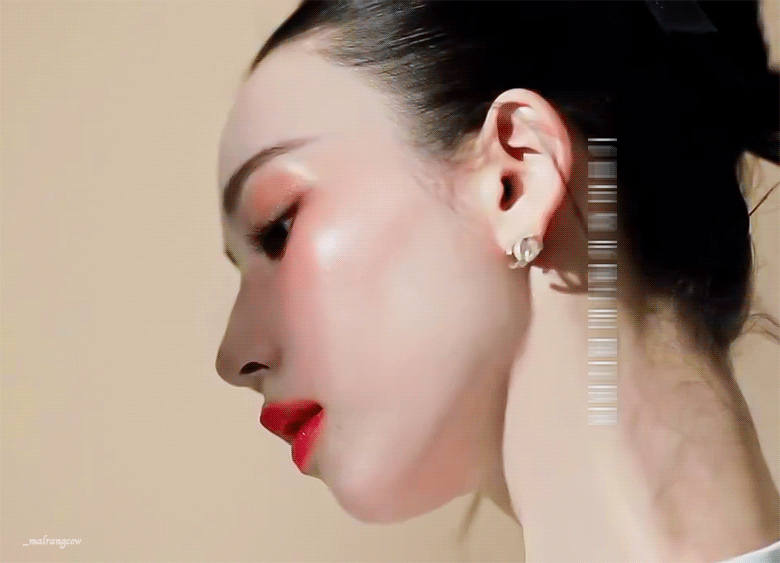 251120 샤넬 뷰티 에스파 카리나 gif | 인스티즈