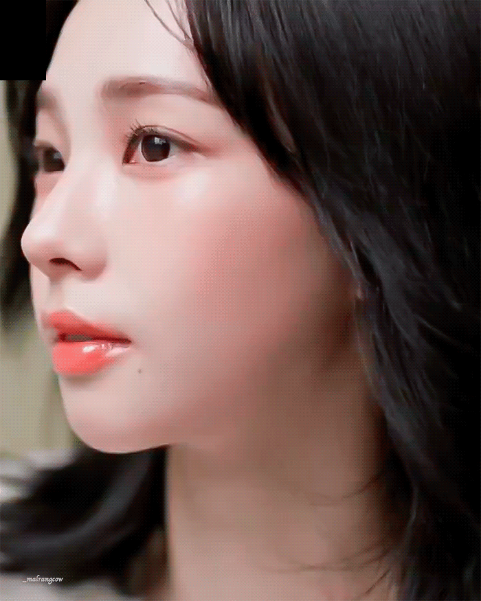 251120 샤넬 뷰티 에스파 카리나 gif | 인스티즈