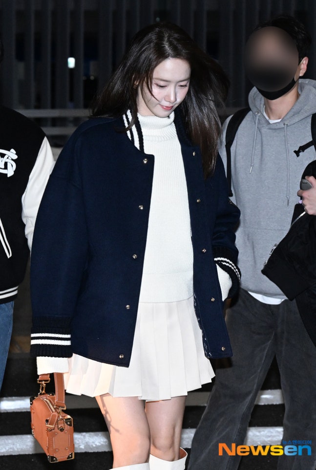[잡담] 251122 임윤아 대만 출국 기사사진 | 인스티즈