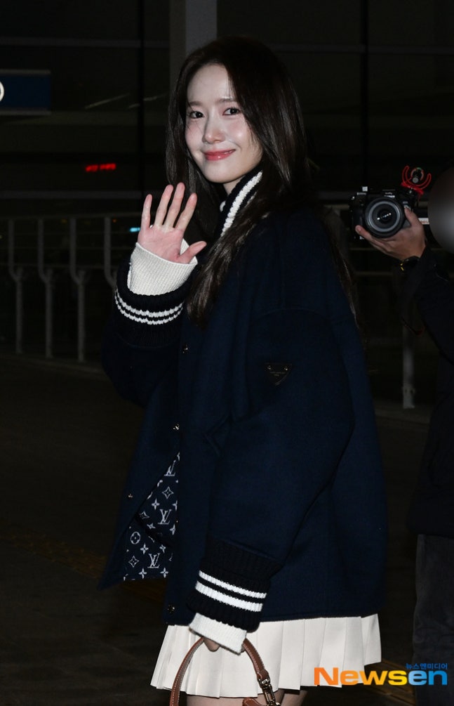 [잡담] 251122 임윤아 대만 출국 기사사진 | 인스티즈