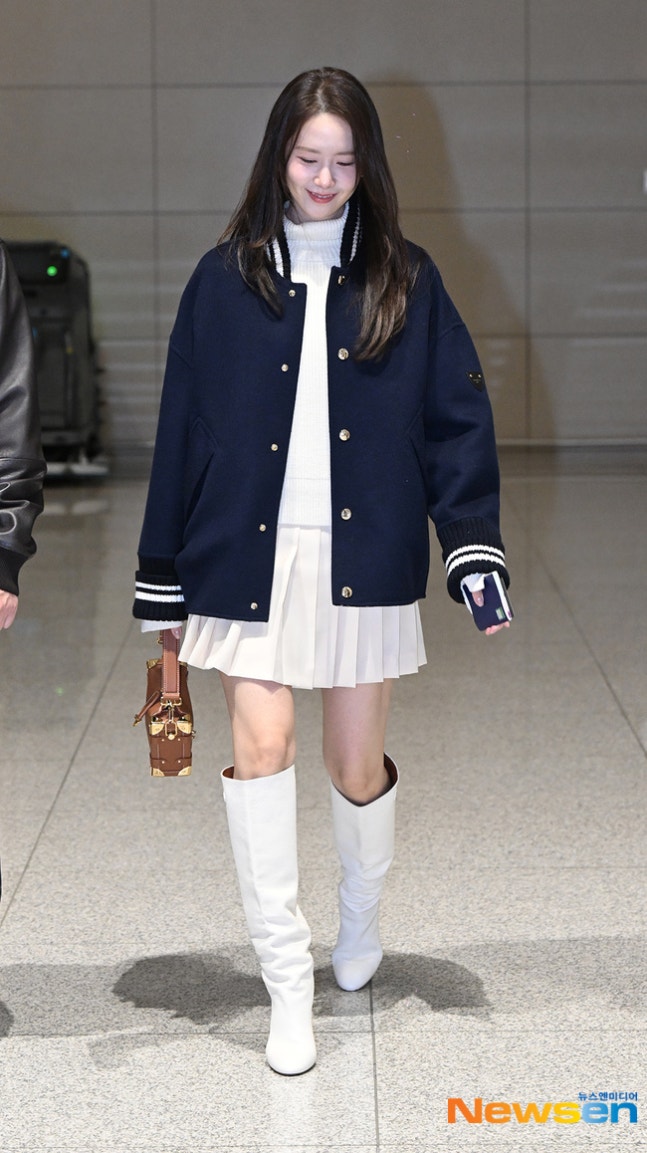 [잡담] 251122 임윤아 대만 출국 기사사진 | 인스티즈