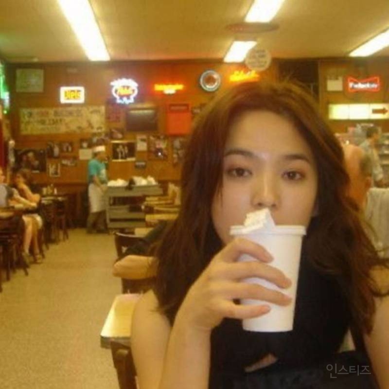 2000년대 보정 없던 시절 디카로 찍은 송혜교 | 인스티즈