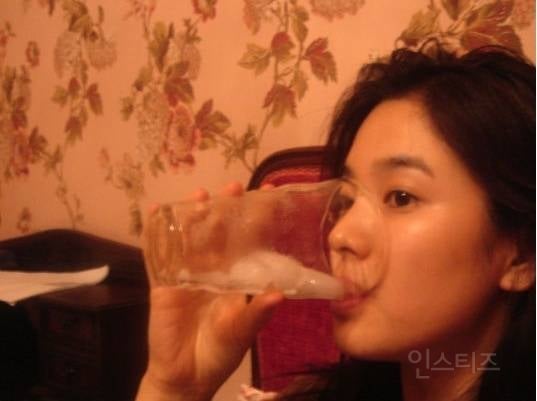 2000년대 보정 없던 시절 디카로 찍은 송혜교 | 인스티즈
