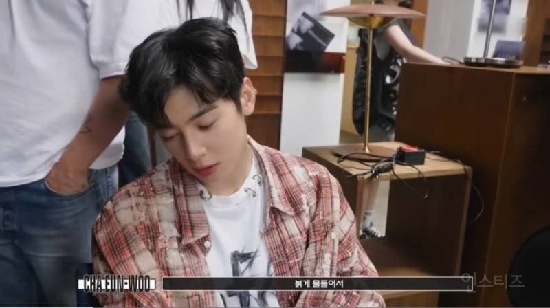 차은우 팔의 타투가 붉게 물든 이유..jpg | 인스티즈
