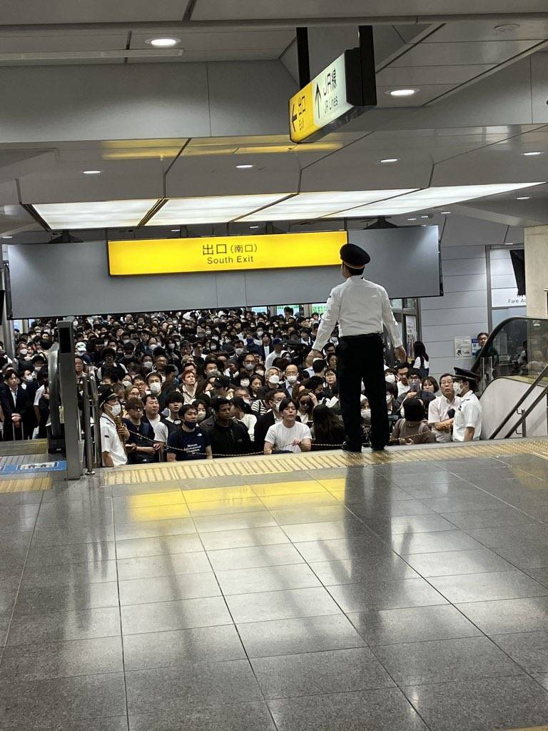 [잡담] 일본 워홀 왔는데 출퇴근길 지하철 탈 때마다 일본에서 평생 안 살아서 다행이라는 생각 함 | 인스티즈