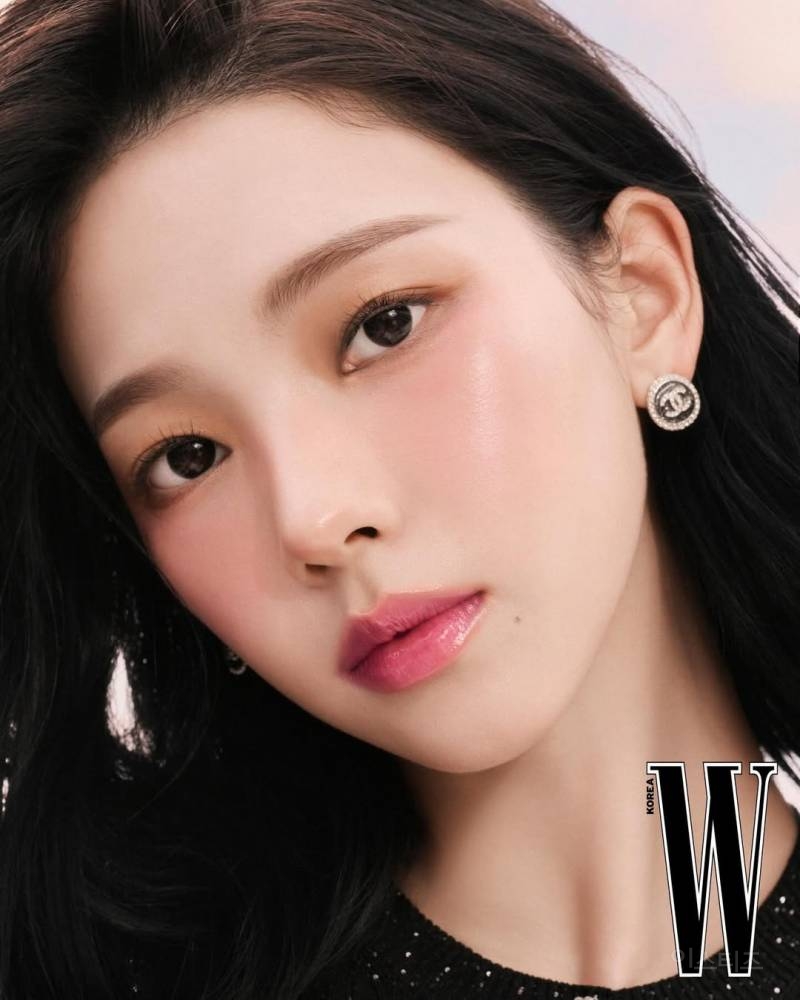 251124 에스파 카리나 w코리아X샤넬 뷰티 화보 | 인스티즈