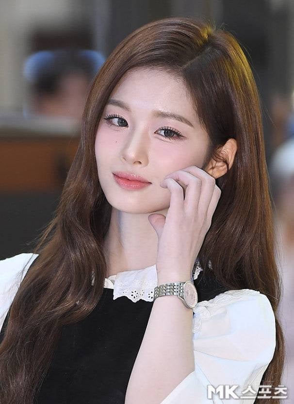 설윤이랑 너무 똑같이 생겨서 오바라는 게임 캐릭터.jpg | 인스티즈