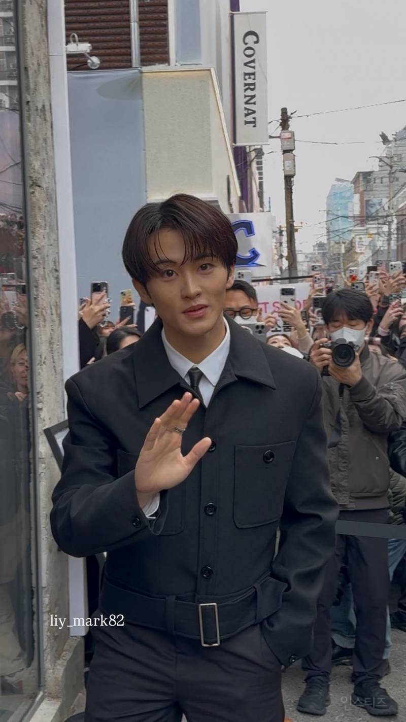 251124 코스알엑스 팝업스토어 참석한 NCT 마크 .jpg | 인스티즈