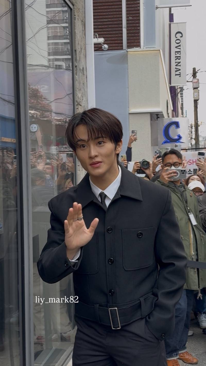 251124 코스알엑스 팝업스토어 참석한 NCT 마크 .jpg | 인스티즈