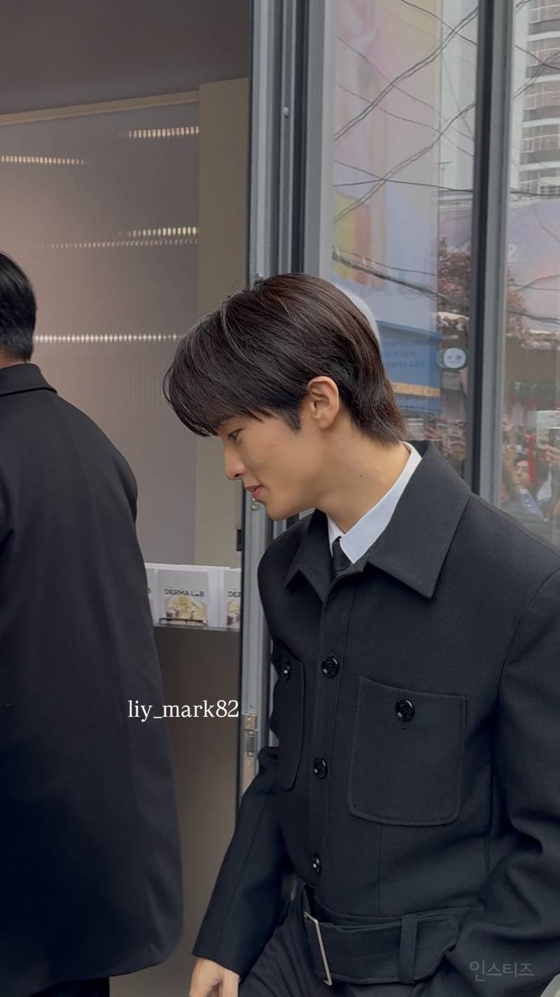 251124 코스알엑스 팝업스토어 참석한 NCT 마크 .jpg | 인스티즈