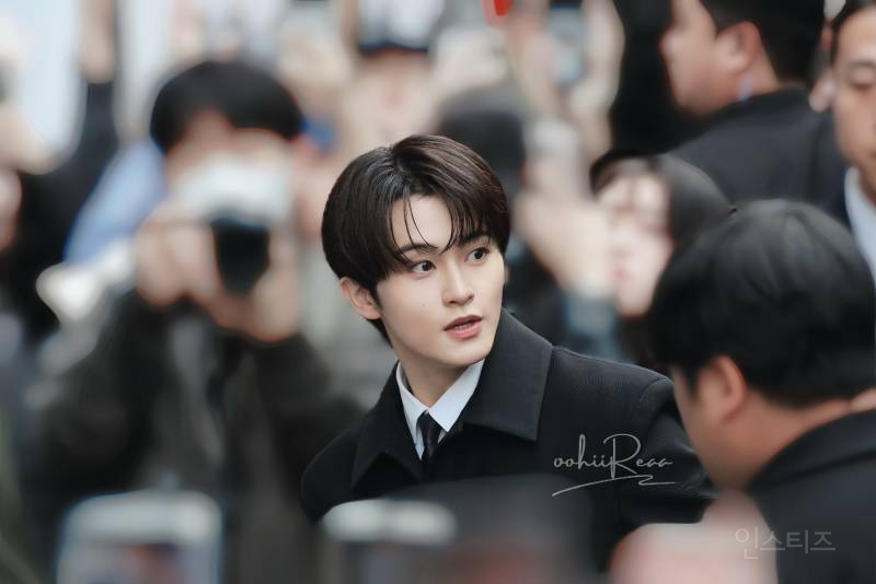 251124 코스알엑스 팝업스토어 참석한 NCT 마크 .jpg | 인스티즈