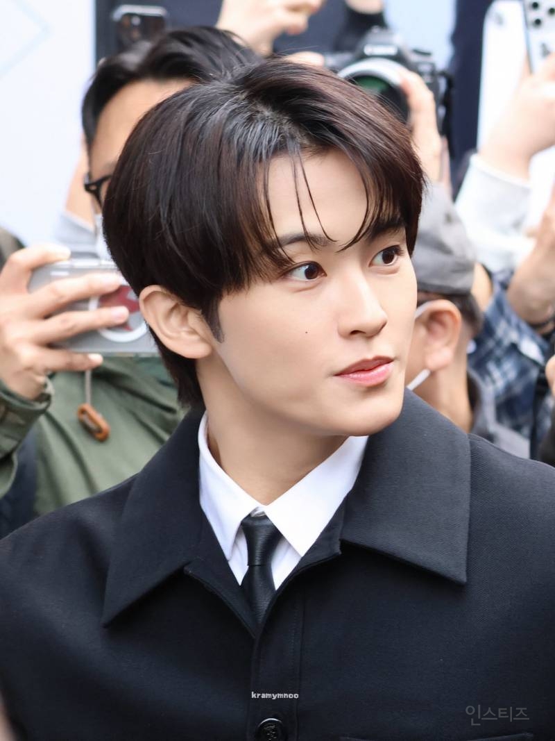 251124 코스알엑스 팝업스토어 참석한 NCT 마크 .jpg | 인스티즈