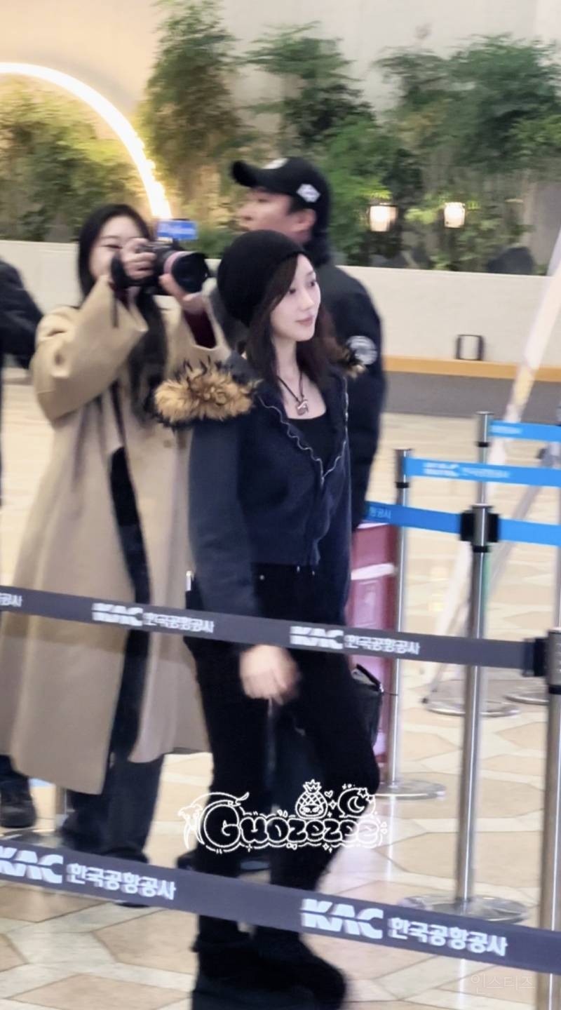 251125 일본 출국한 에스파 카리나 지젤 사진들 | 인스티즈