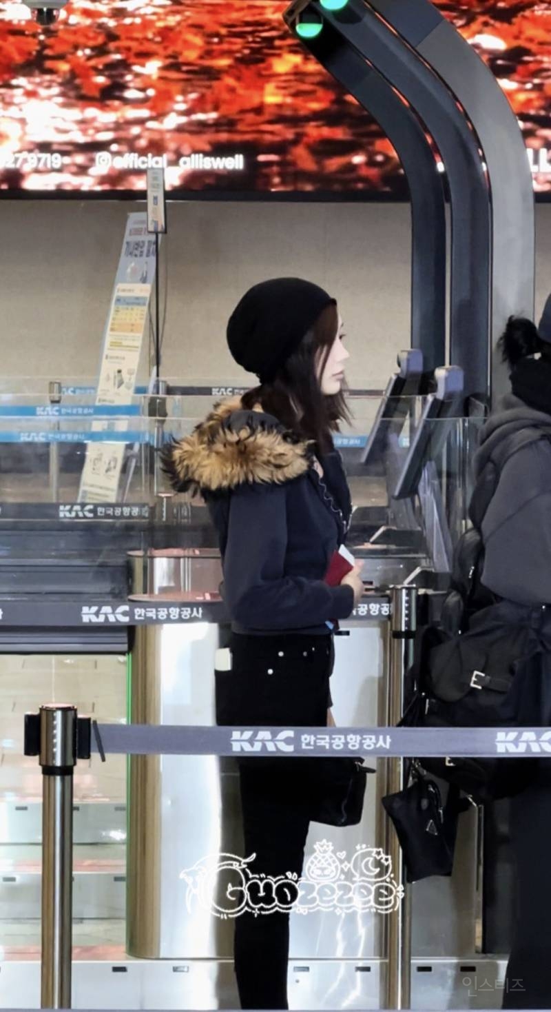 251125 일본 출국한 에스파 카리나 지젤 사진들 | 인스티즈