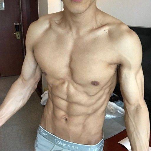 [잡담] 근육돼지 vs 근육멸치 뭐가 취향이야? | 인스티즈
