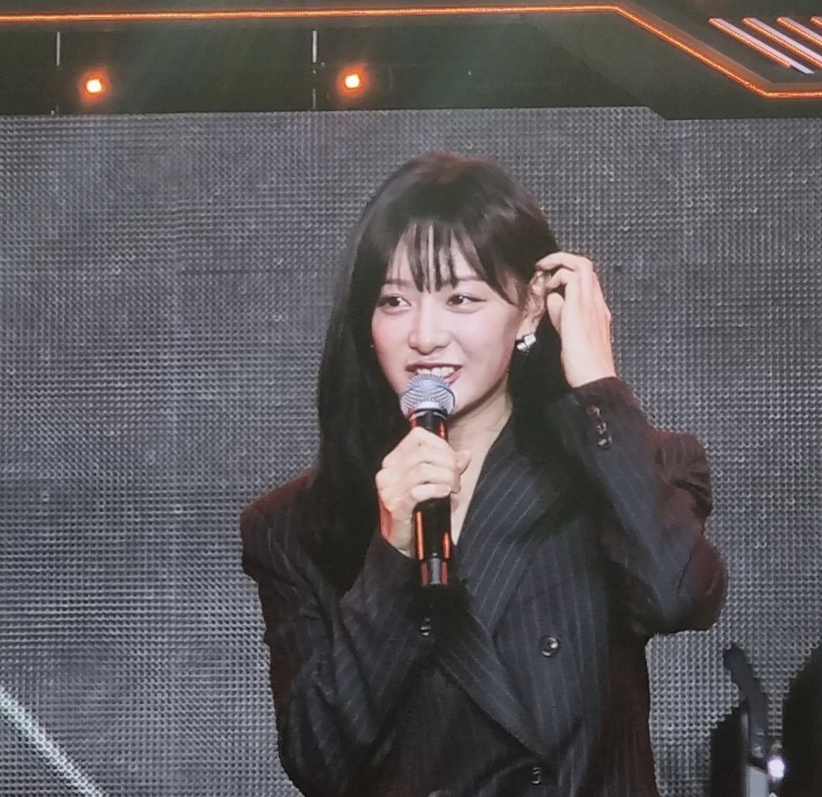 [잡담] 김지원 앞머리 없vs있 | 인스티즈