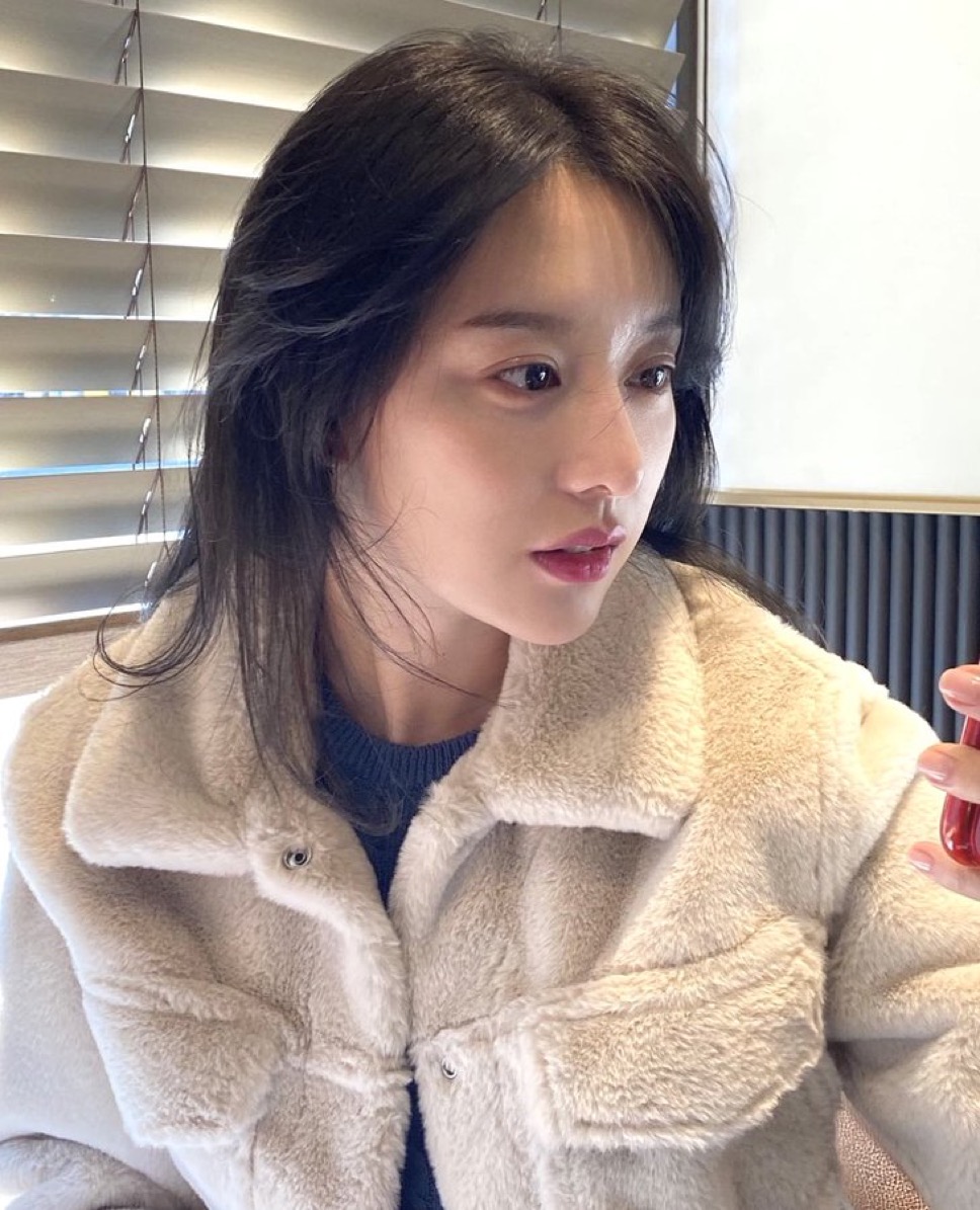 [잡담] 김지원 앞머리 없vs있 | 인스티즈