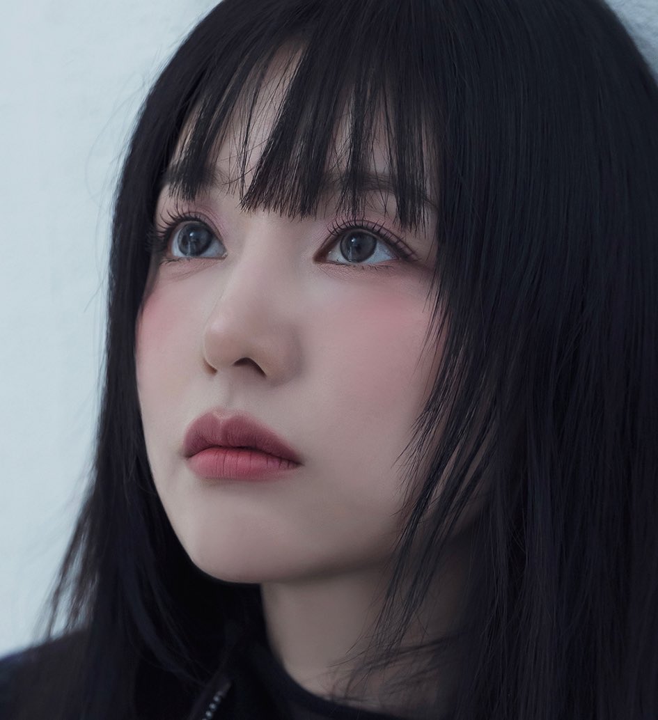 [잡담] 김지원 앞머리 없vs있 | 인스티즈
