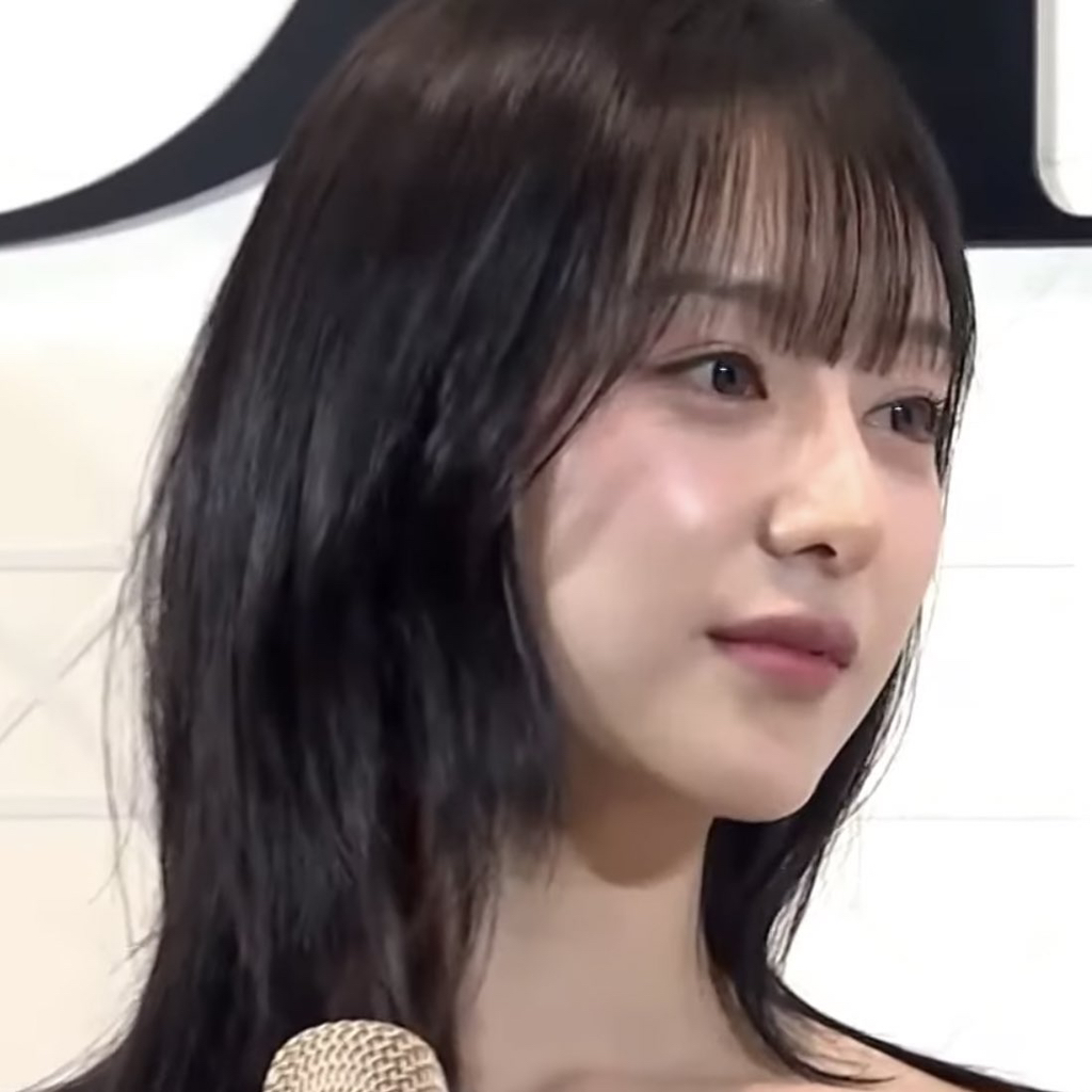 [잡담] 김지원 앞머리 없vs있 | 인스티즈