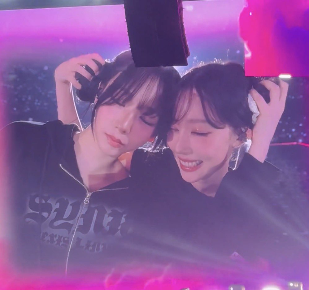 [잡담] 어제 오사카 콘서트 지민정 (카리나 윈터) 전광판 | 인스티즈