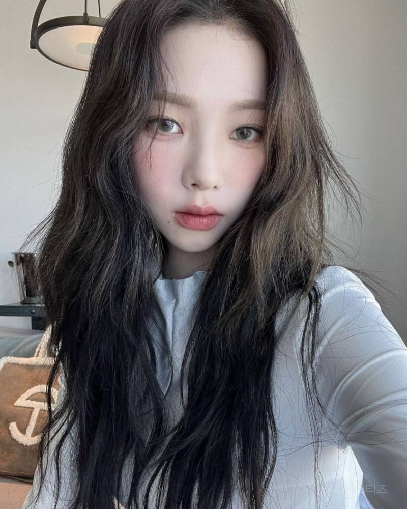 너무 아름다운 자연광 에스파 카리나 셀카모음 | 인스티즈