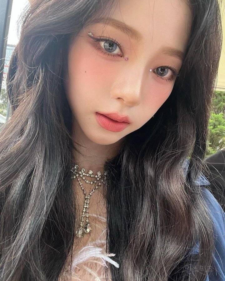 너무 아름다운 자연광 에스파 카리나 셀카모음 | 인스티즈