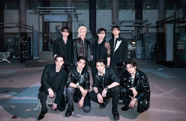 [속보] 스트레이 키즈, 美 빌보드 200 1위…'K팝 최초' 8연속 정상 | 인스티즈