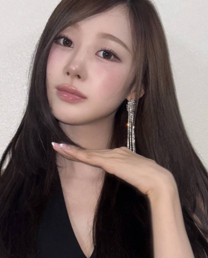 [잡담] 눈 언더?에 까만선은 어떤 화장품으로 그리는 거야? | 인스티즈