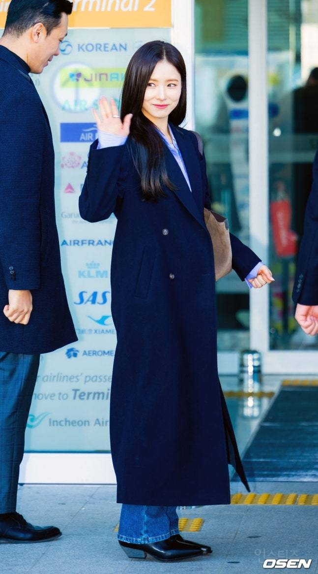 251203 로마 출국한 배우 신세경 기사사진 | 인스티즈