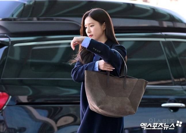 251203 로마 출국한 배우 신세경 기사사진 | 인스티즈