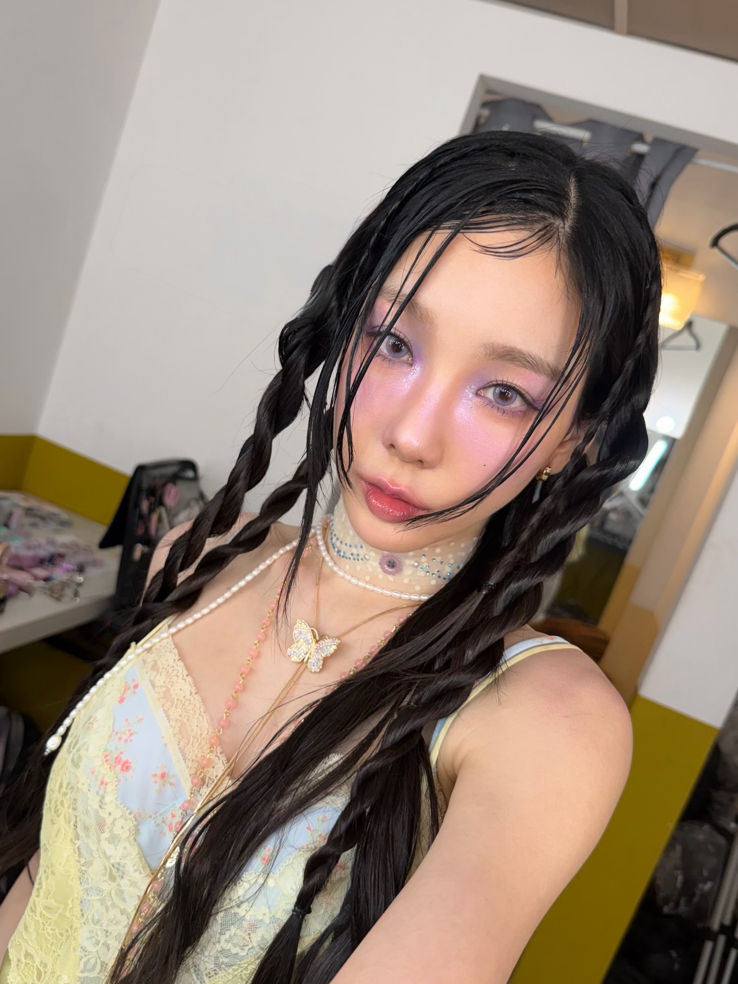 [잡담] 태연언니 보라색 색조까지 받아먹어 와 미친 | 인스티즈