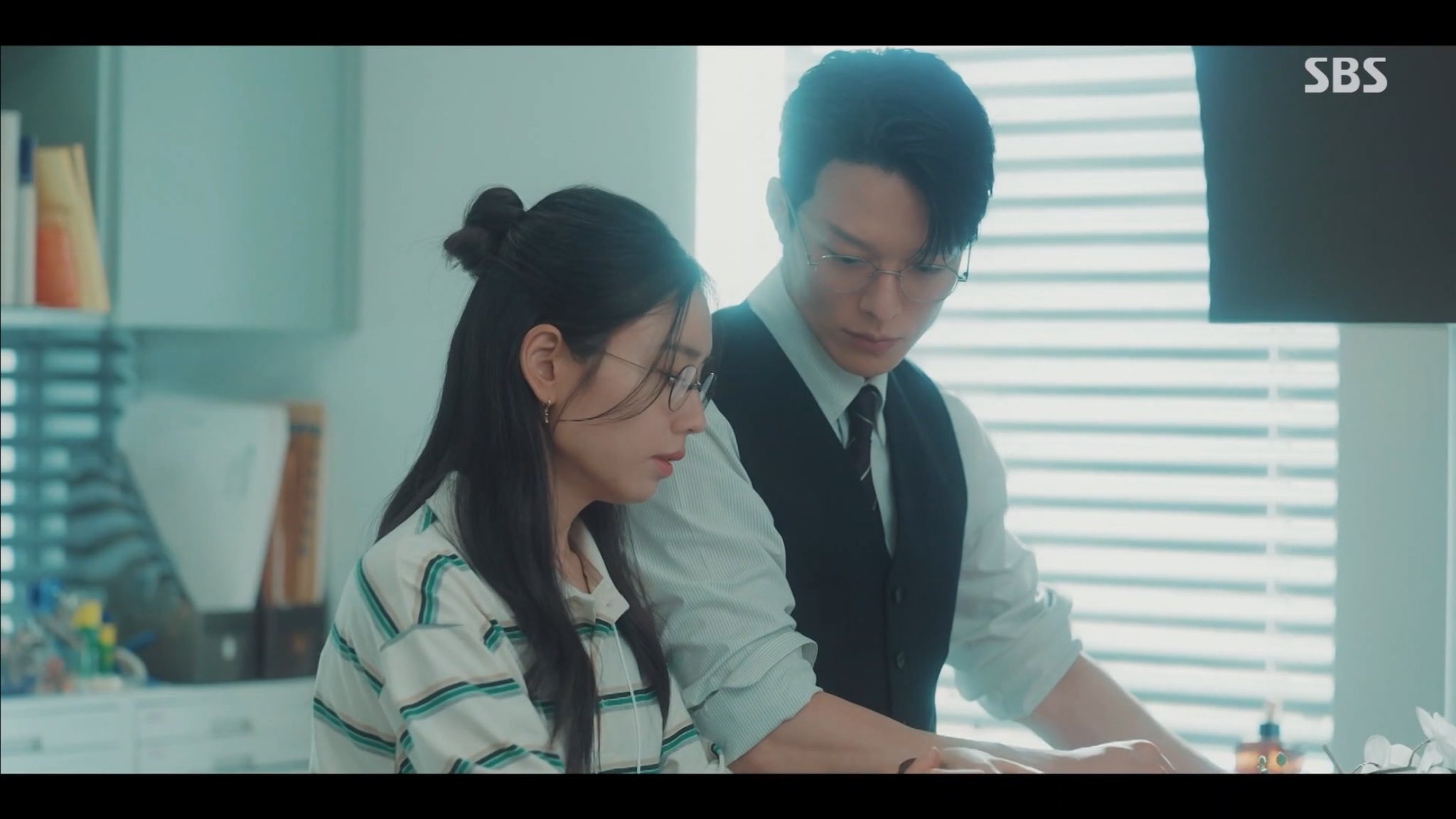 [잡담] 키스는괜히해서) 공지혁 안경 다시봐도 좋다... 또 껴주라 ㅠㅠㅠ | 인스티즈