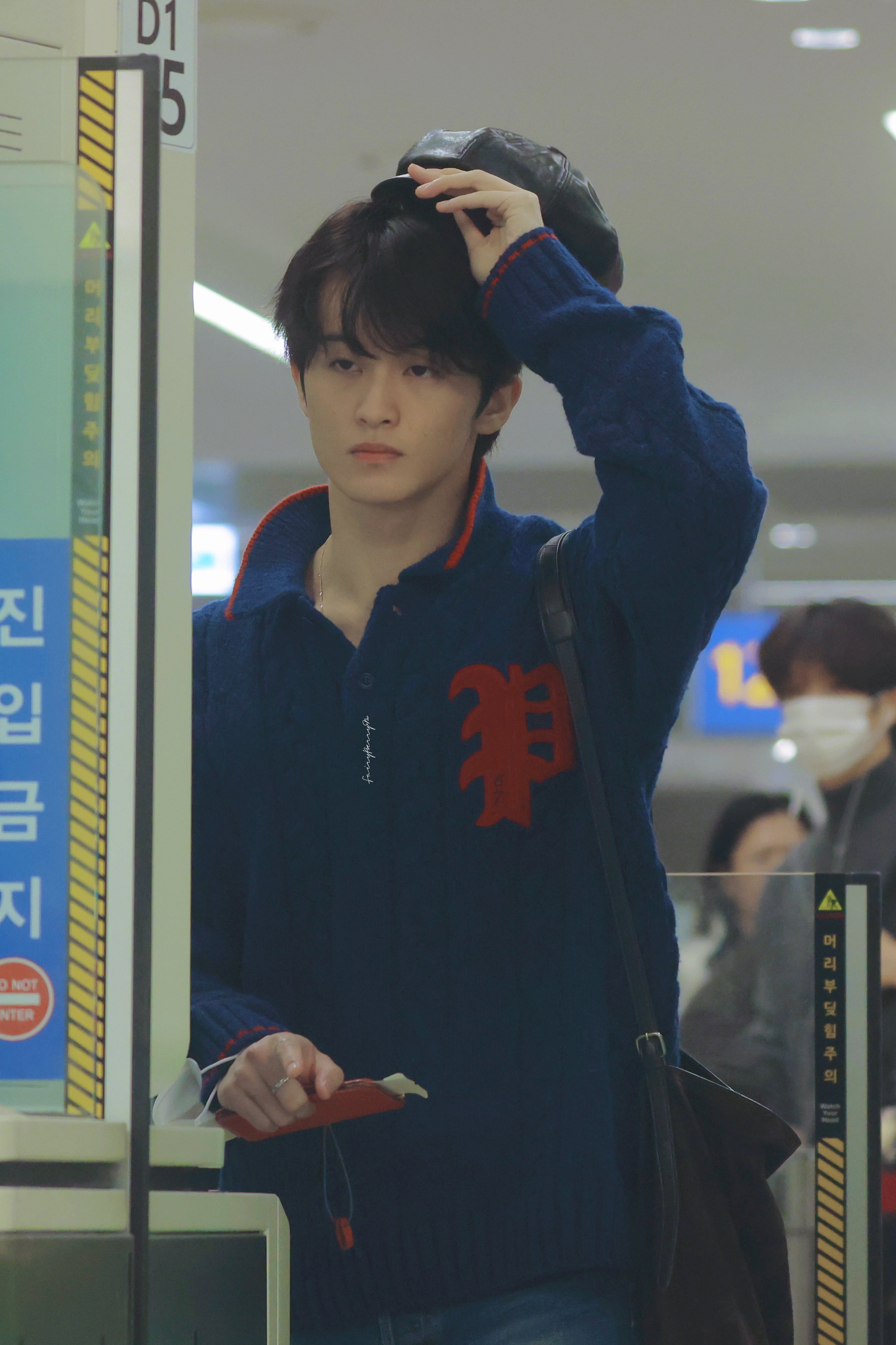 [잡담] 251205 대만 출국한 마크 사진들 | 인스티즈