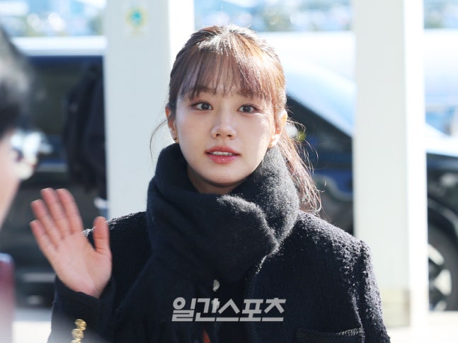 [정보/소식] 오늘자 출국하는 여배들 기사사진 모음 (AAA 시상식) | 인스티즈