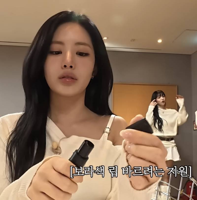 [잡담] 사진만 보고 립스틱 찾아줄 사람... | 인스티즈