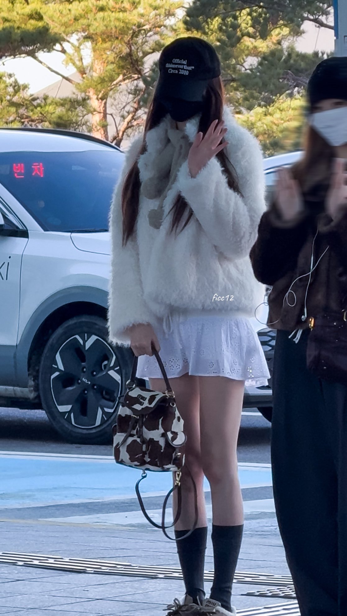 [잡담] 와 오늘 장원영 aaa 출국사진이래 | 인스티즈